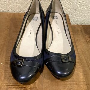Anne Klein iFlex Navy Pumps 1.5” Block Heels Comfortable Suede and Leather